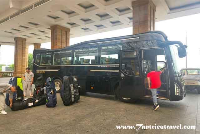 Xe limousine chứa được bao nhiêu túi golf