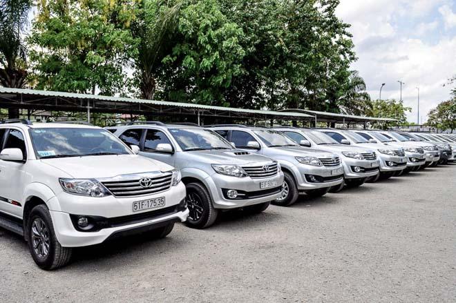 Bảng giá thuê xe du lịch 7 chỗ tại TpHCM 2026 có tài xế