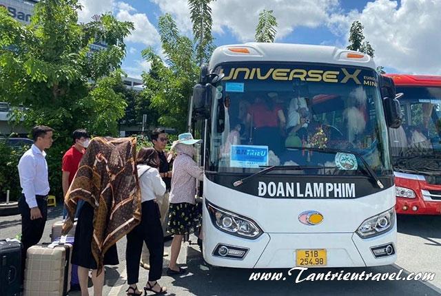 Hướng dẫn chi tiết khi thuê xe du lịch đón người thân trong sân bay Tân Sơn Nhất