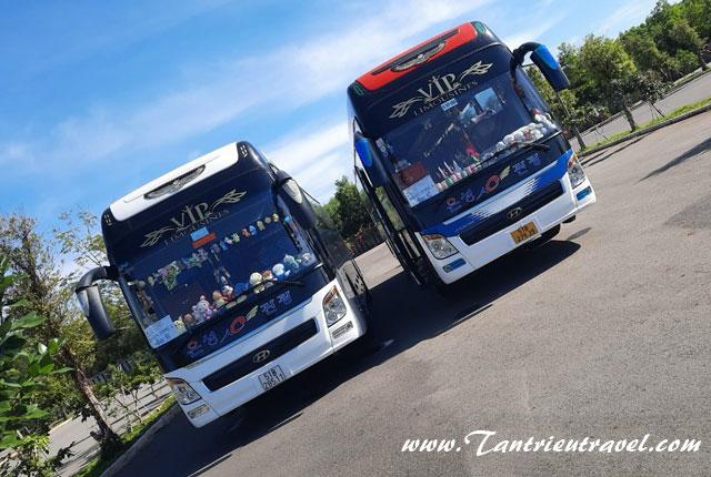Có bao nhiêu dòng xe Hyundai Universe 45 chỗ đang lưu hành hiện nay?