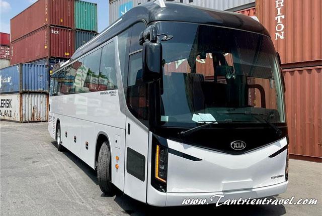 Kia GrandBird dòng xe 45 chỗ mới có sức hút như thế nào?