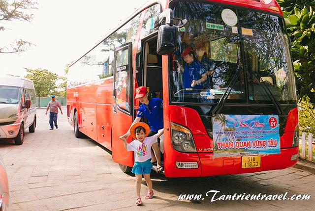 Lưu ý để giữ gìn sức khỏe khi thuê xe du lịch mùa hè