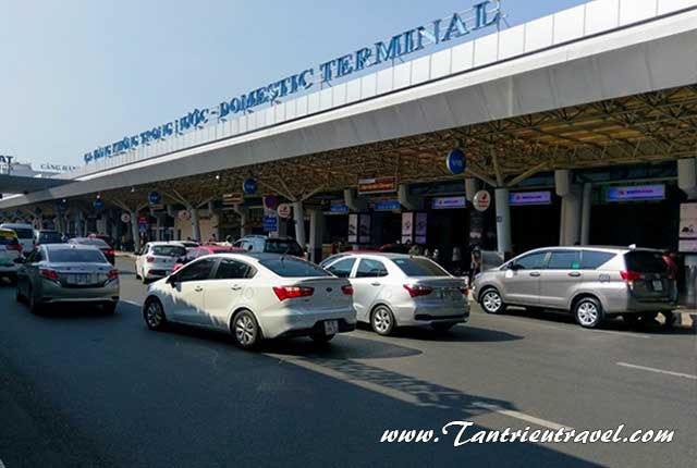 Bảng giá cho thuê xe đưa đón sân bay Tân Sơn Nhất 2026  | Xe mới, giá rẻ