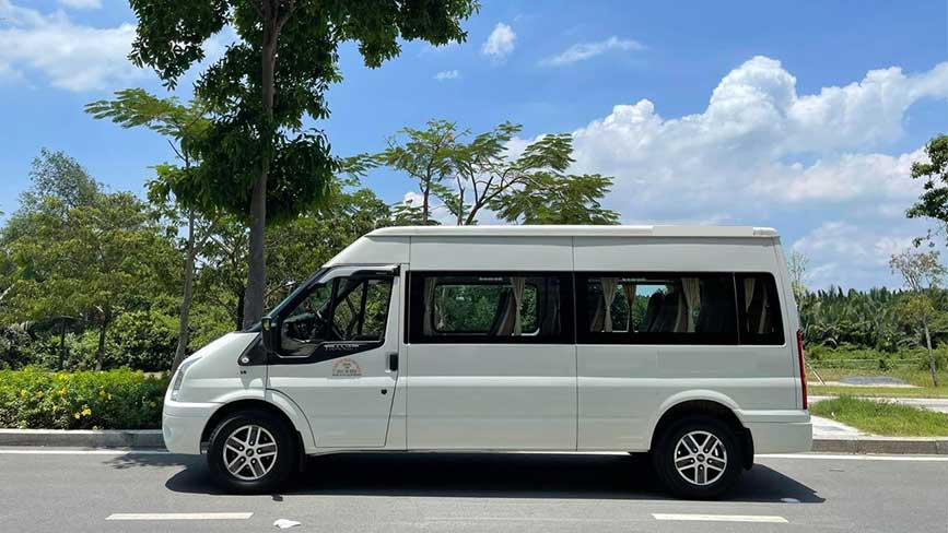 Lựa chọn những dòng xe 16 chỗ đi Bình Hưng chất lượng