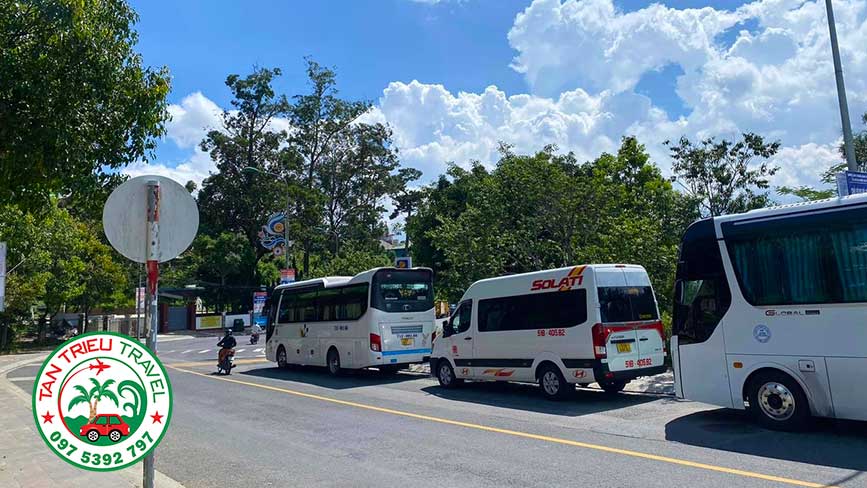 Thuê xe 16 chỗ đi Tịnh Biên giá rẻ