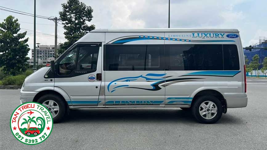 Lựa chọn dòng xe Ford Transit 16 chỗ đi Vĩnh Long