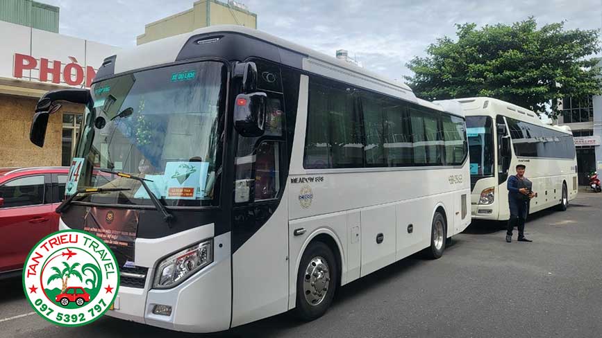 Cho thuê xe 29 chỗ đi du lịch tại quận 7