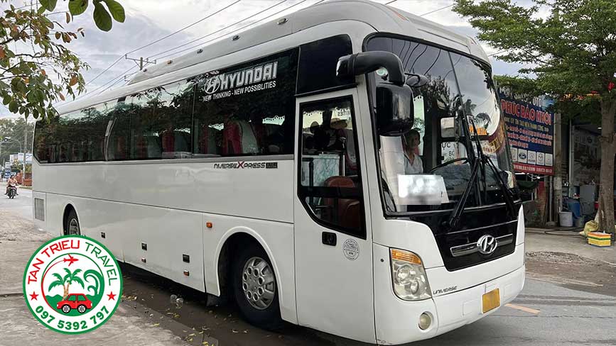 Lựa chọn những dòng xe 45 chỗ cao cấp đi Hậu Giang