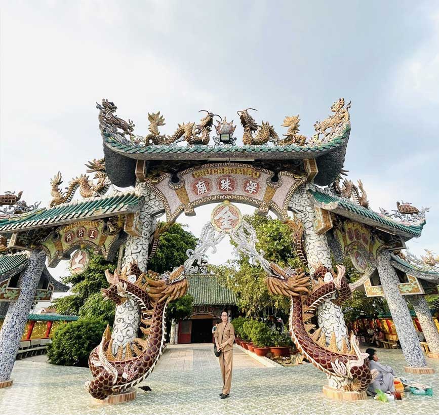 Chùa Miếu Nổi với kiến trúc độc đáo tại TPHCM