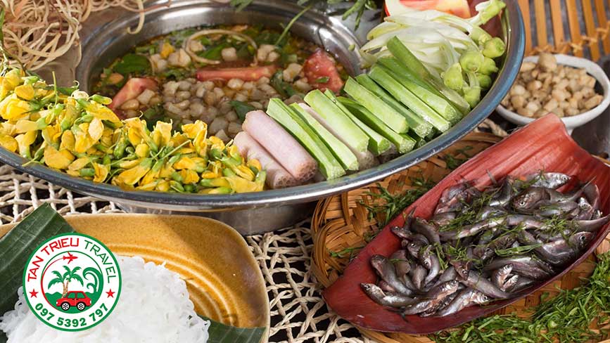 Thưởng thức lẩu Cá Linh đặc sản mùa nước nổi