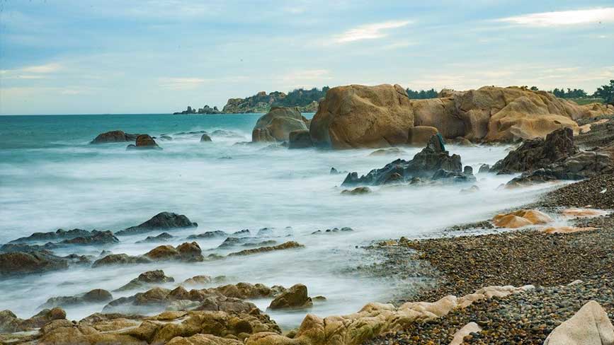 Cảnh đẹp Cổ Thạch - Tuy Phong luôn hút du khách mỗi mùa du lịch