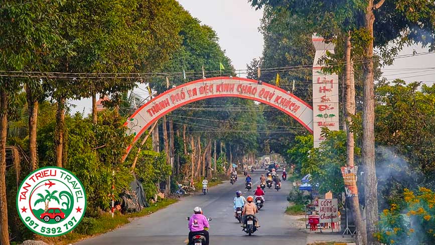 Cổng chào thành phố Sa Đéc