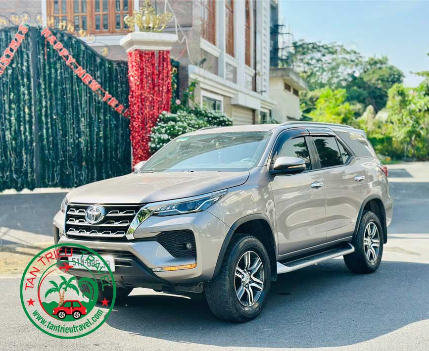 Gia đình nhỏ thường hay thuê xe 7 chỗ cho chuyến đi ngắn