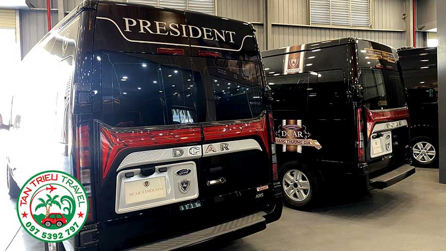Chọn limousine 9 chỗ đời mới tại Tân Triều Travel