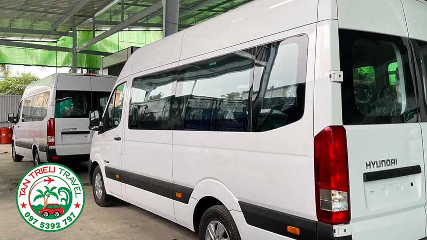 Thuê xe 16 chỗ đi Hồ Tràm với dòng xe Hyundai Solati
