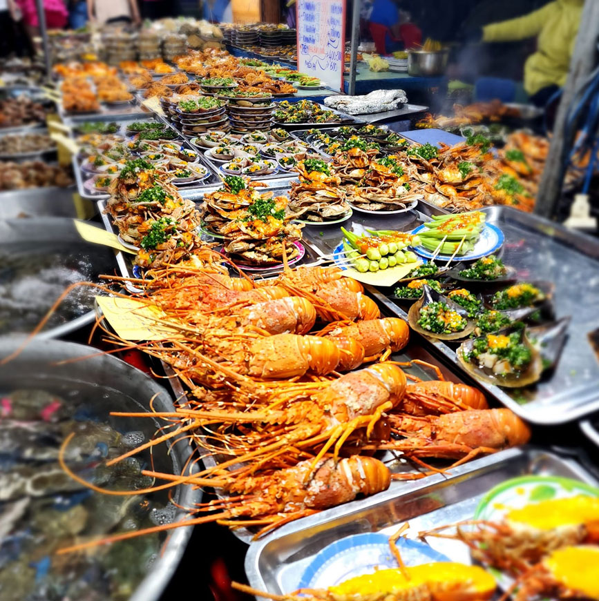 Ăn hải sản tại Cổ Thạch