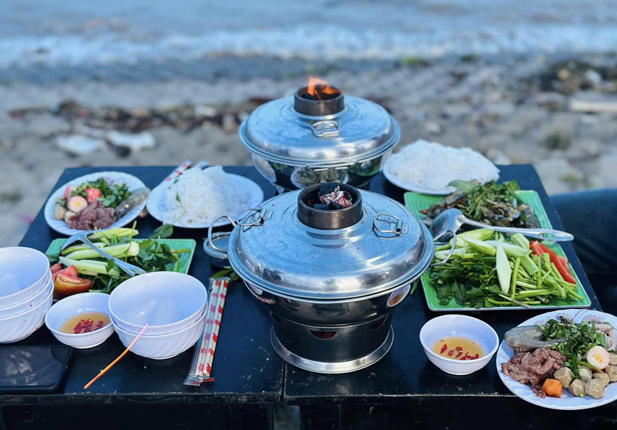 Thưởng thức hải sản tại bãi biển