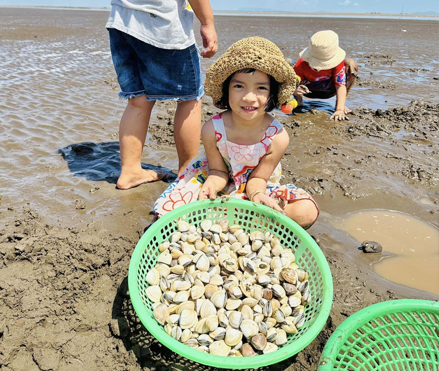 Cao nghêu bắt ốc ở biển Gò Công