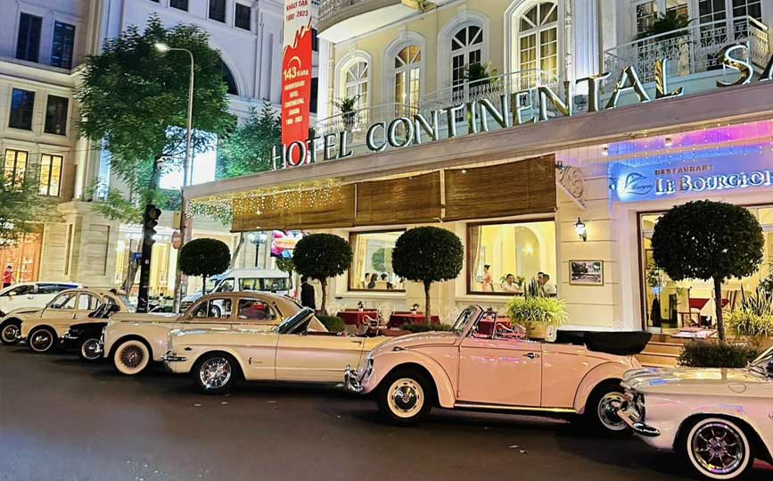 Đặt xe hoa cưới cổ điển tại TPHCM