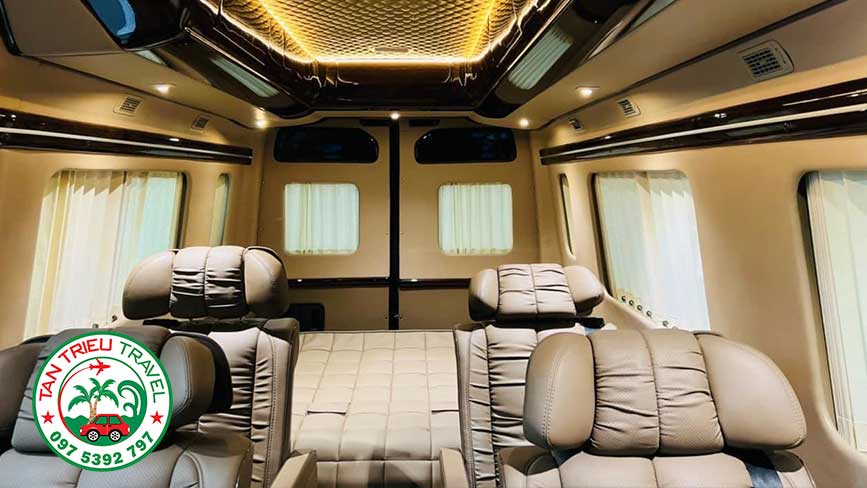 Nội thất sang trọng dòng xe Limousine 9 chỗ