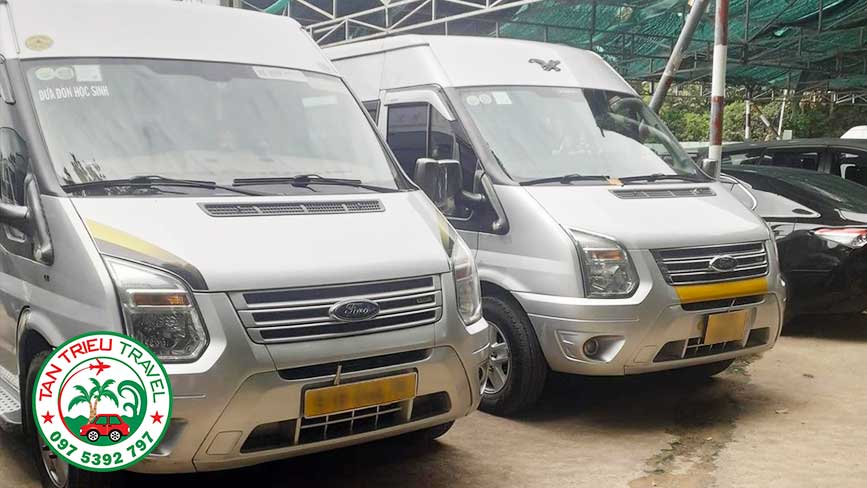 Xe Ford Transit 2020 phù hợp với các chuyến đi du lịch ngắn ngày đi Hồ Tràm