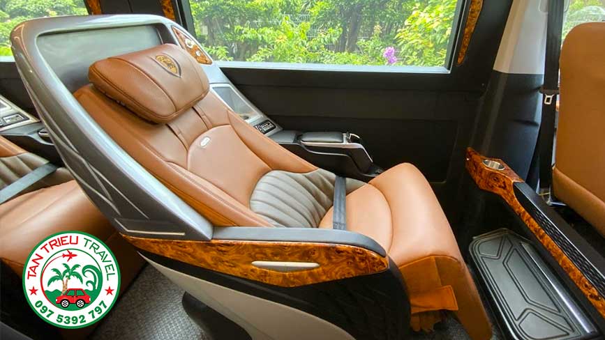 Ghế ngồi limousine tạo khách hàng thư giản thoải mái trên chuyến đi