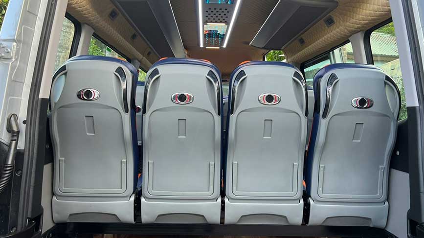 Cốp sau rộng rãi của xe Hyndai Solati