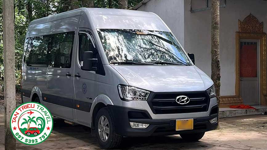 Lựa chọn dòng xe 16 chỗ chất lượng đi Madagui