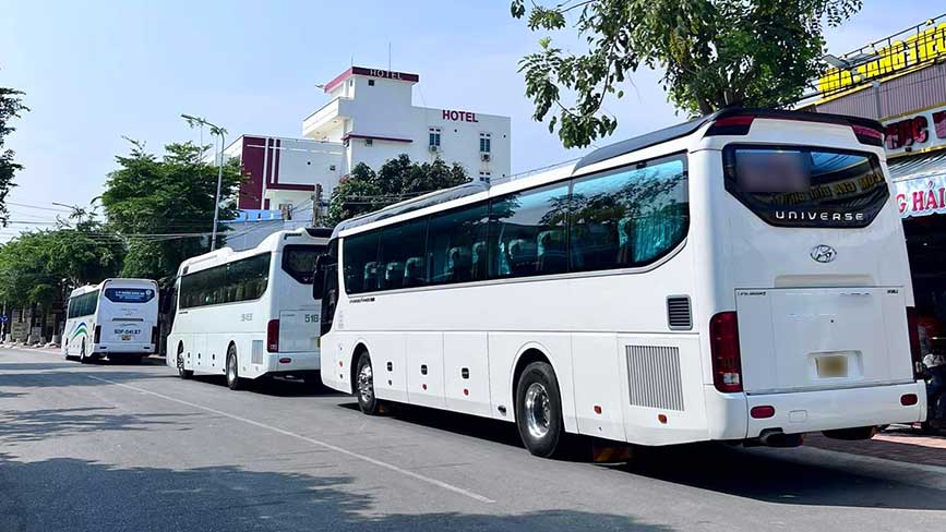 Tại Tân Triều luôn có đội xe 45 chỗ đa dạng cho chuyến đi của bạn