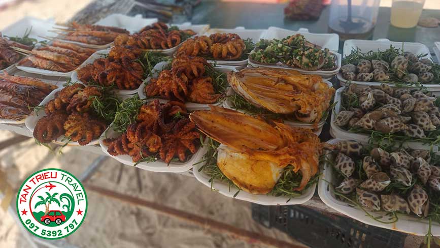 Thưởng thức hải sản Tú lagi