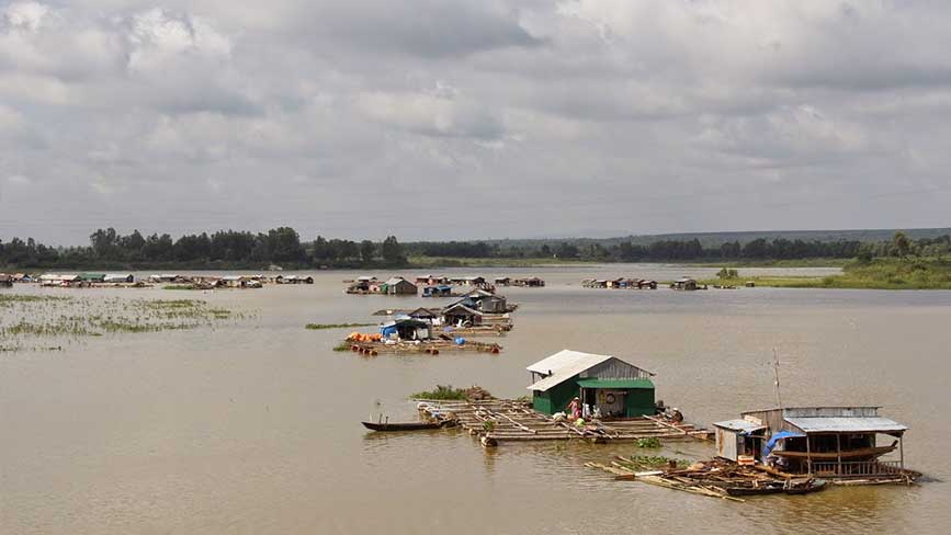Làng bè đặc biệt trên sông La Ngà