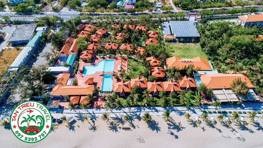 Thuê xe 16 chỗ đi Ninh Chữ lưu trú tại TTC resort