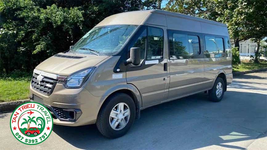 Những dòng xe Ford Transit được lựa chọn cho chuyến đi Vũng Tàu của khách