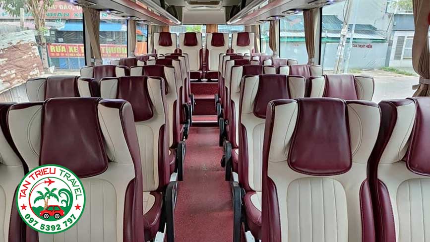 Chọn những dòng xe 29 chỗ chất lượng đi Buôn Ma Thuột