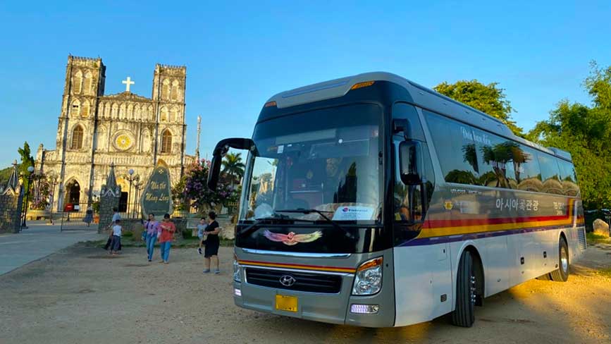 Đặt xe 45 chỗ cùng Tân Triều Travel