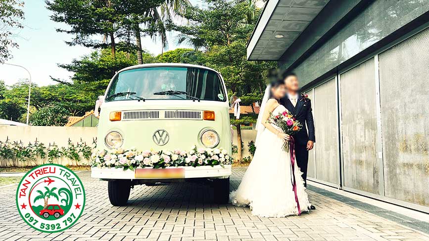 Mẩu  xe hoa cưới Kombi 9 chỗ được nhiều cặp đôi trên thế giới ưa thích