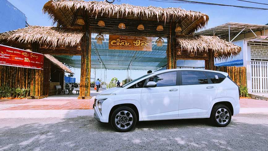 Cổng vào khu du lịch sinh thái Châu Đốc