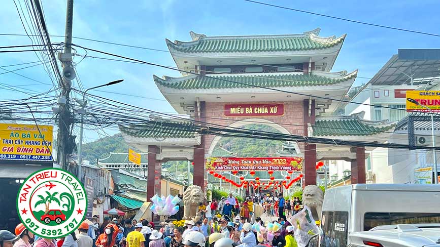 Miếu Bà Châu Đốc - điểm du lịch tâm linh nổi tiếng Miền Nam