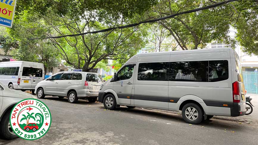 Các dòng xe 16 chỗ đời mới tại Tân Triều Travel