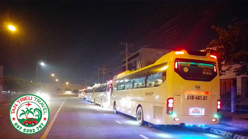 Cho thuê xe đi hành hương, từ thiện trong đêm