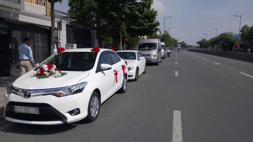 Toyota Vios dẫn đầu trong đoàn xe dâu