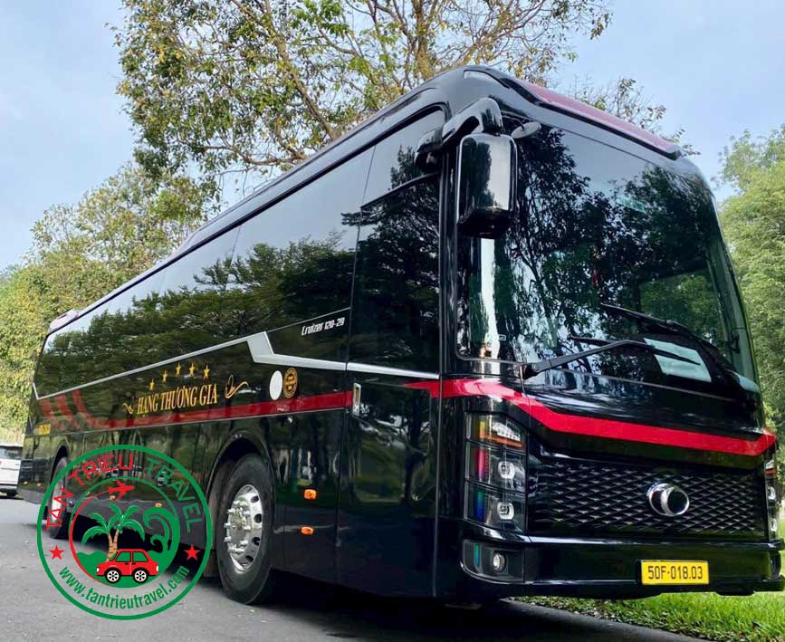 Limousine 28 chỗ đi Mũi Né