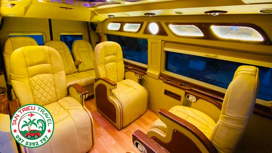 Các ghế ngồi có thể xoay đối diện nhau