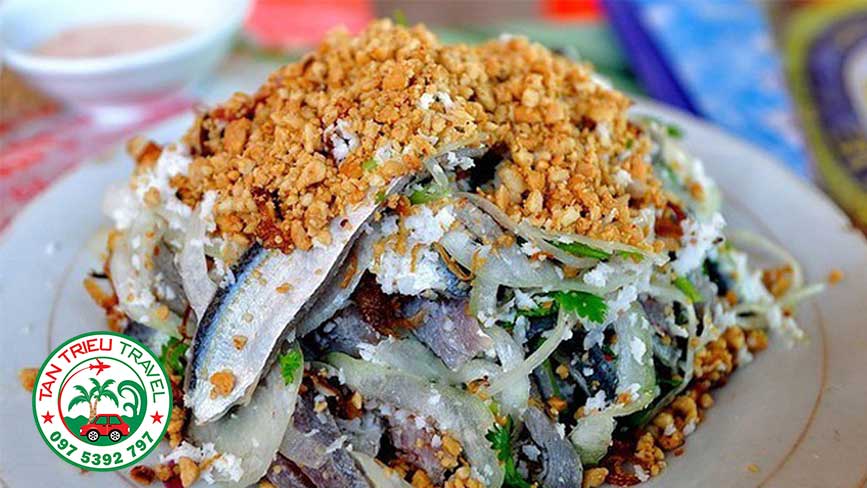 Gỏi Cá Trích, đặc sản phải thử khi thuê xe đi Rạch Giá Phú Quốc