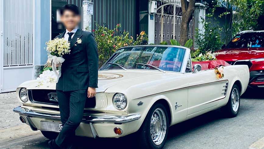 Đưa nàng về dinh bằng xe mui trần cổ Mustang